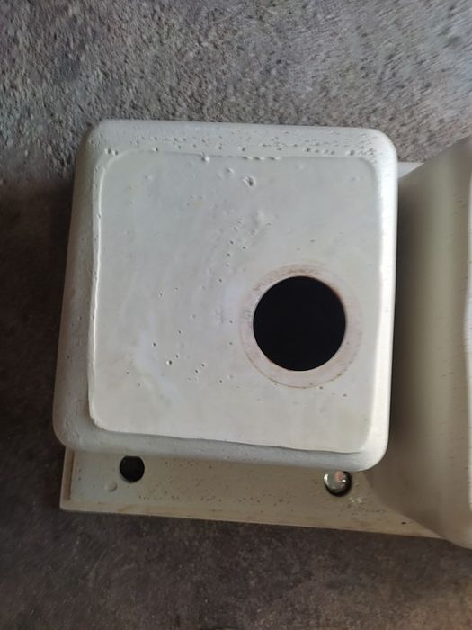 Продам керамическую раковину бу