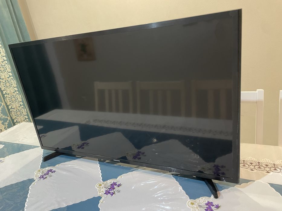Срочно продам смарт телевизор SAMSUNG