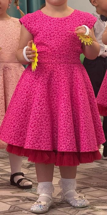 Платье нарядное.