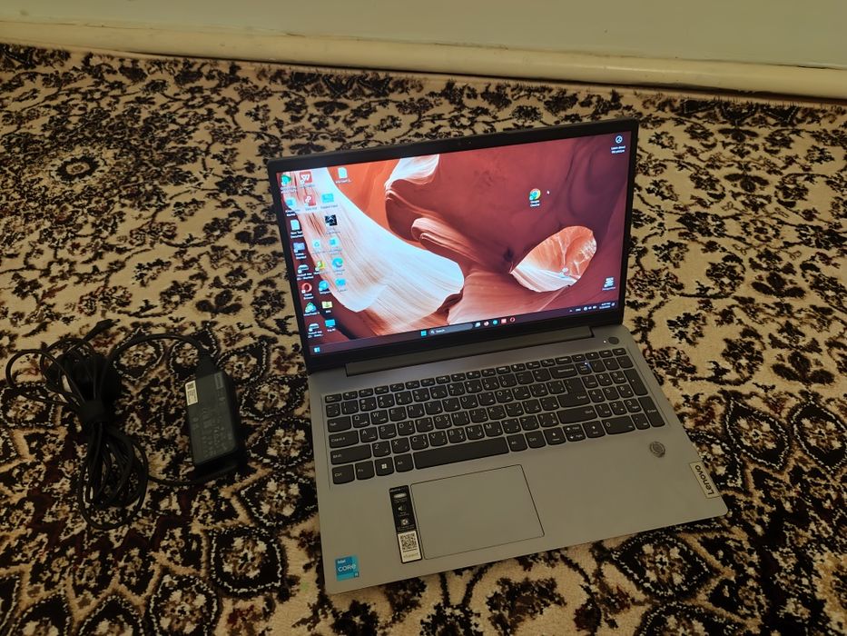 Lenovo ideapad, Core i3 12-pokoleniya, 8gb DDR4 azu, 256 gb nvme SSD