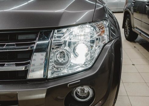 Стекла Фары Митсубиси Паджеро/Mitsubishi Pajero 4