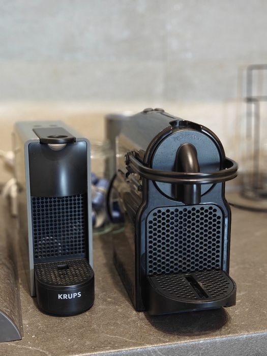 Vând 2 Nespresso in stare NOUĂ