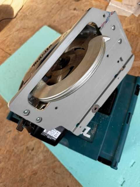 Акумулаторен ръчен циркуляр Makita DHS782 190mm, 18+18V (+ 2х6 Ah)