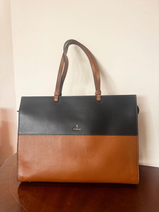 Furla Versity L size