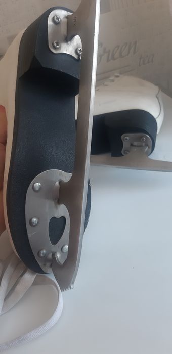 Продам коньки б/у