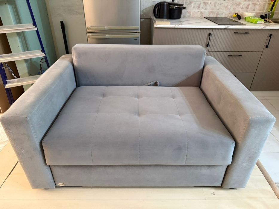 Продам диван двухместный