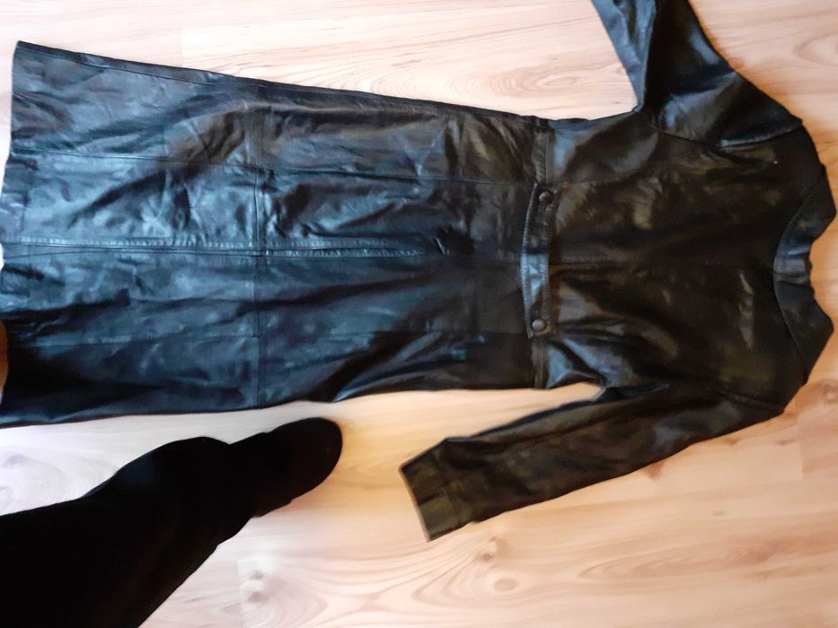 Дамско дълго кожено манто