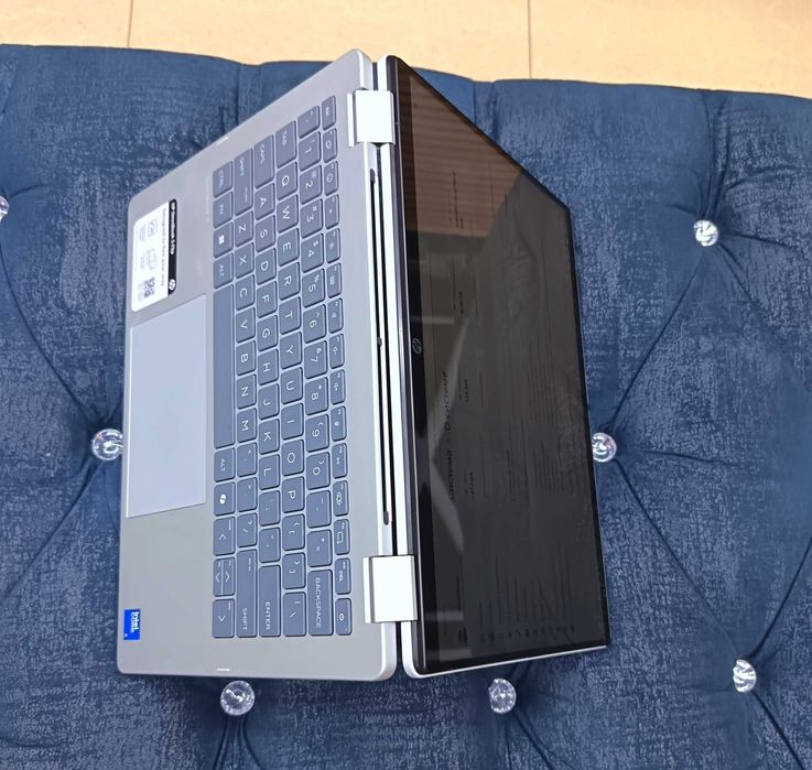 Hp Omnibook 5 flip yengi ideal.