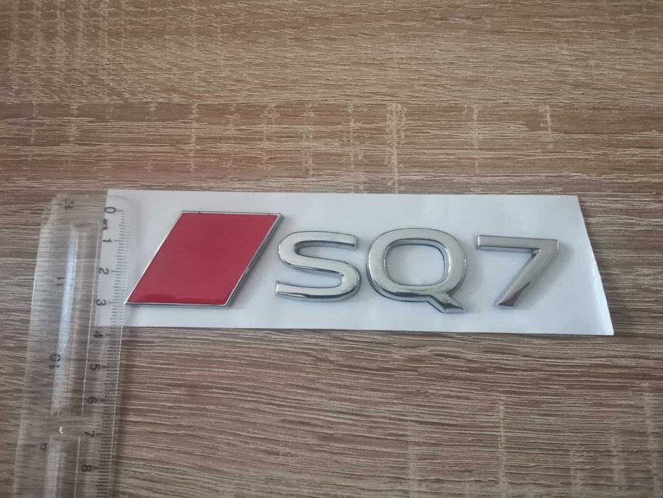 емблема Audi SQ7 нов стил сребристо с червено