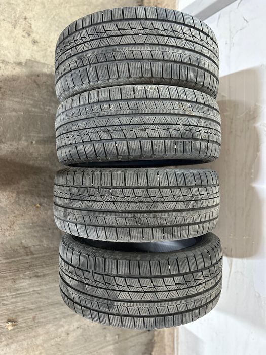 Продам резину 235/45/R18