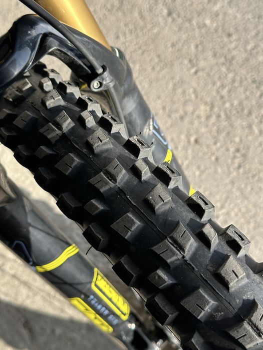 Rocky Mountain Limited Edition - Full Kashima & Carbon