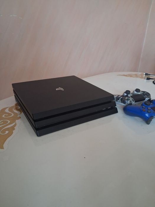 Плейстейшен 4 про 1 т