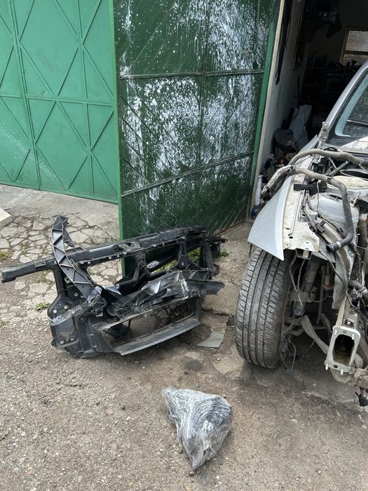 Предна маска за BMW E87