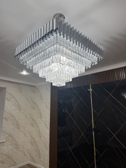 Люстра для зала.