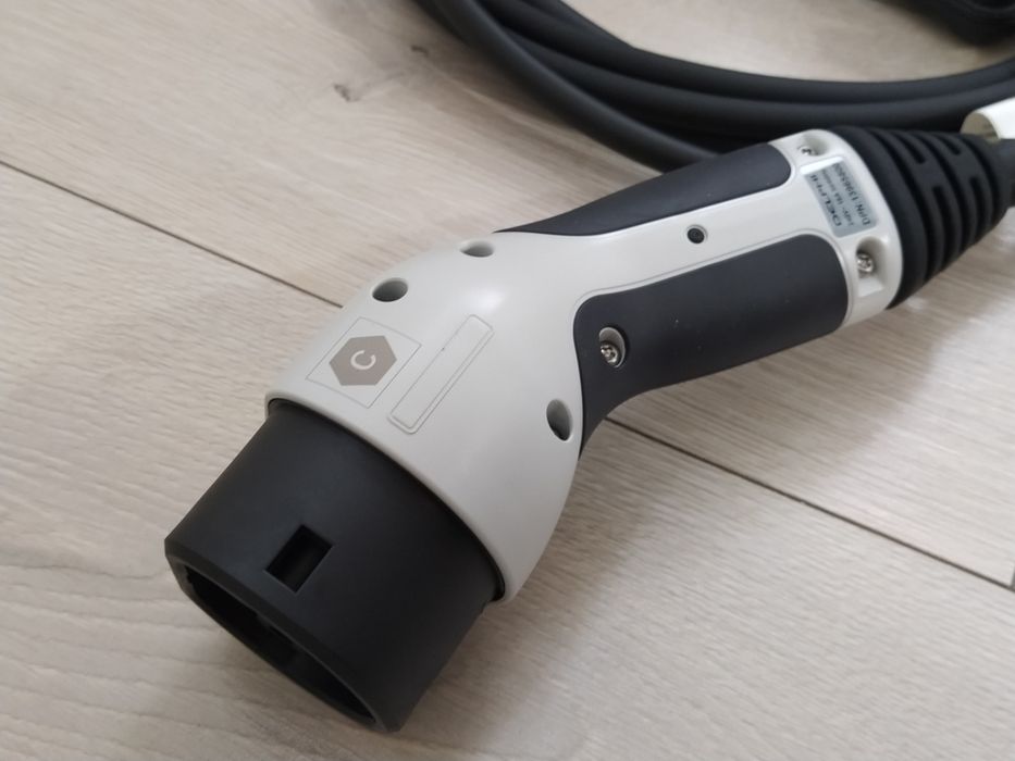Statie încărcare mașini electrice Hibrid Mercedes 220V 1,9 KW Tip 2