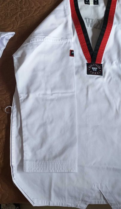 Спортен комплект за таекуондо