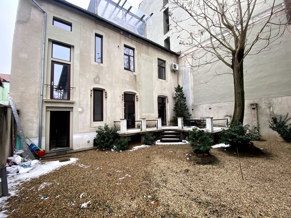 Casă 10 Camere - D+P+E+M • 580 mp utili Direct Proprietar ULTRACENTRAL