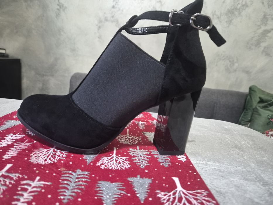 Дамски официални боти в черен цвят