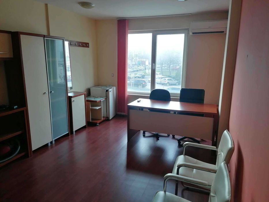 Офис под наем Враца.
