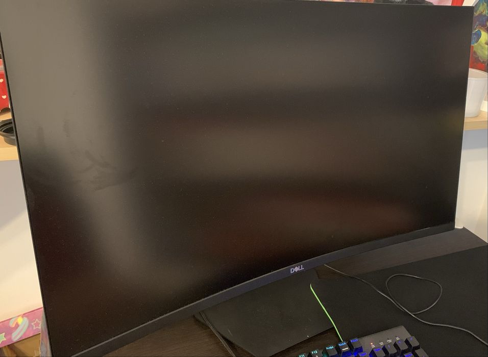 Monitor curbat DELL 144hz