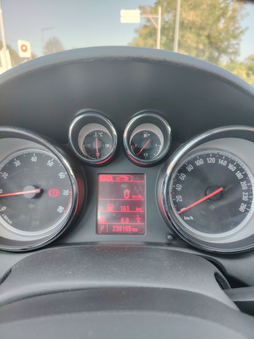 Vând Opel Astra J