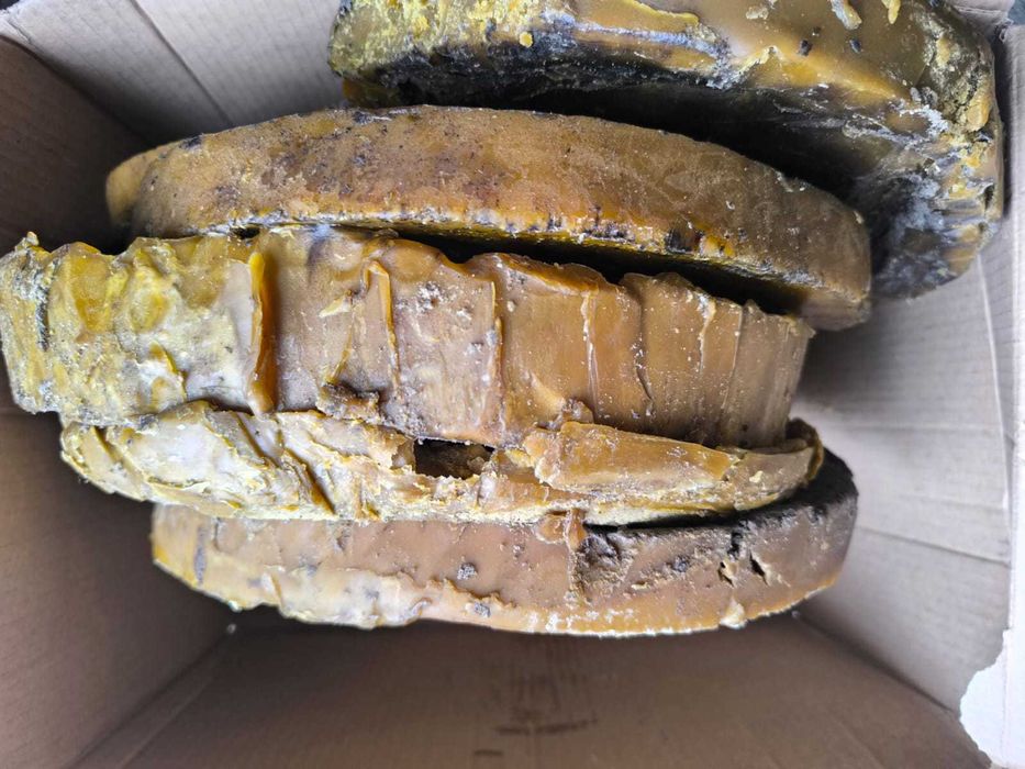 Воск темный очищеный с пасеки