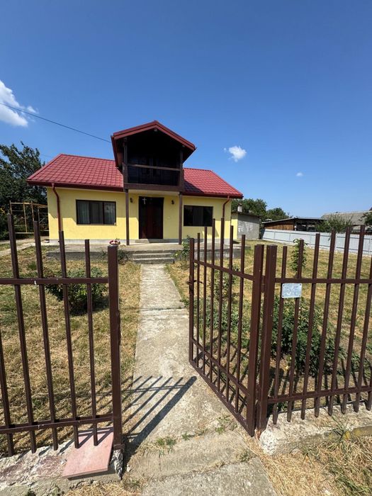 Casa cu teren 1000mp, proaspta renovata, Letcani, Iasi