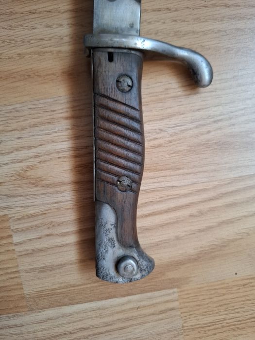Baioneta -sabie germană butcher M1898/05  an 1916 

950 lei

Baioneta