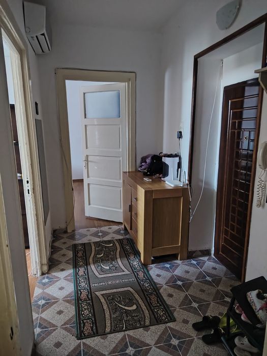 Închiriez apartament 2 camere mobilat — fotografia 3
