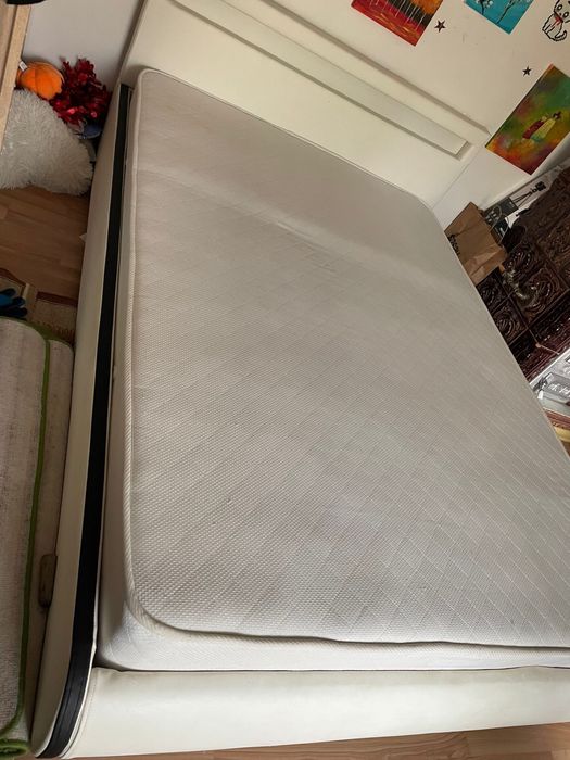 Pat pentru 2 persoane