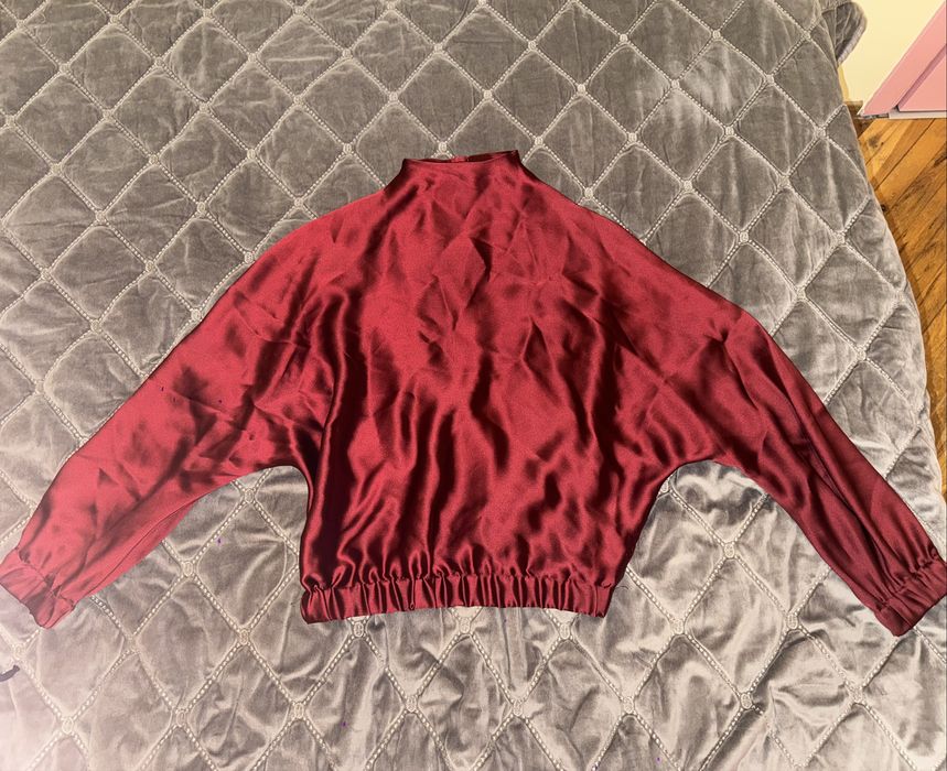 Тениски Guess, Alessa, Calvin Klein, Zara, Stradivarius