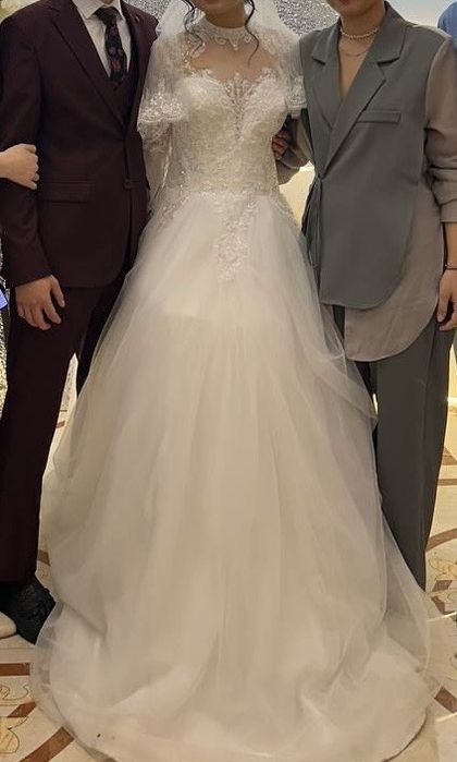 Продается вместе с кольцо фата