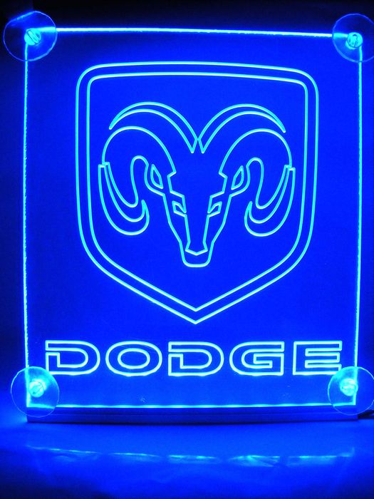 Светещи табели за камиони 12 или 24 волта