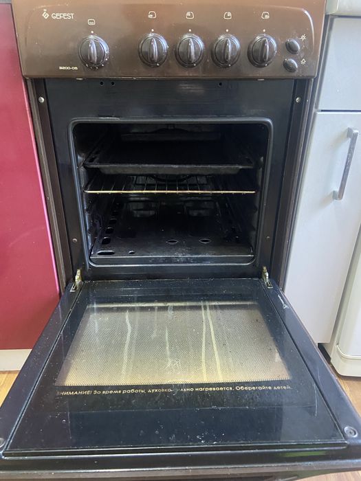Продам газ плиту срочно