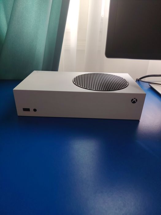 Vând Xbox series s