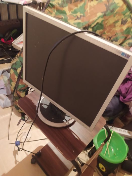 SyncMaster 940n продам