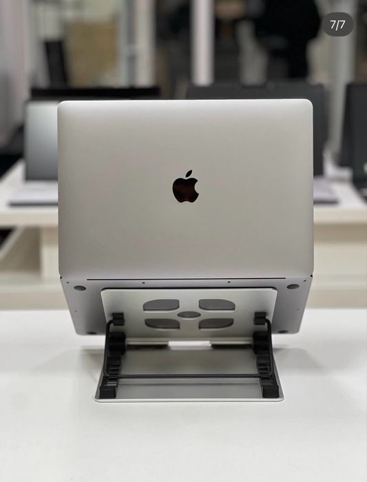 Ноутбук Macbook Air M1 | 9 циклов зарядки