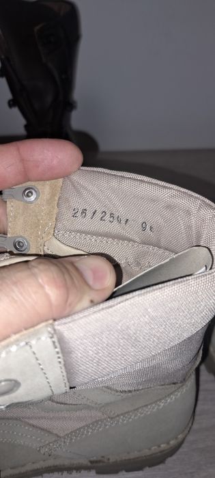 Vand bocanci noi 39 preț 180 ron