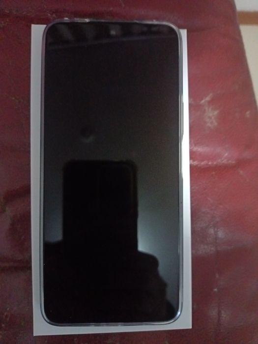 Продам новый телефон