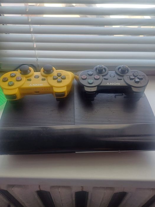 Продам прошитую PS3 super slim