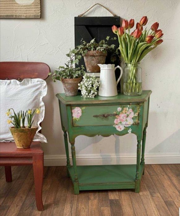 Dulăpior din lemn masiv