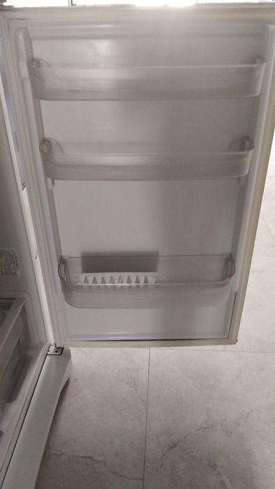 Холодильник в хорошем состоянии