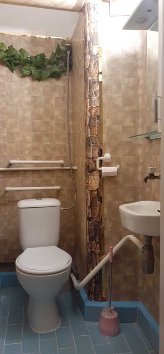 Дава се под наем Четиристаен апартамент в Варна, Окръжна болница - 96 кв.м за 306 € - Снимка #2