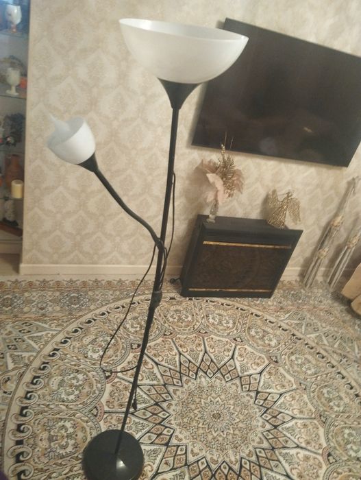 Торшер в отличном состоянии