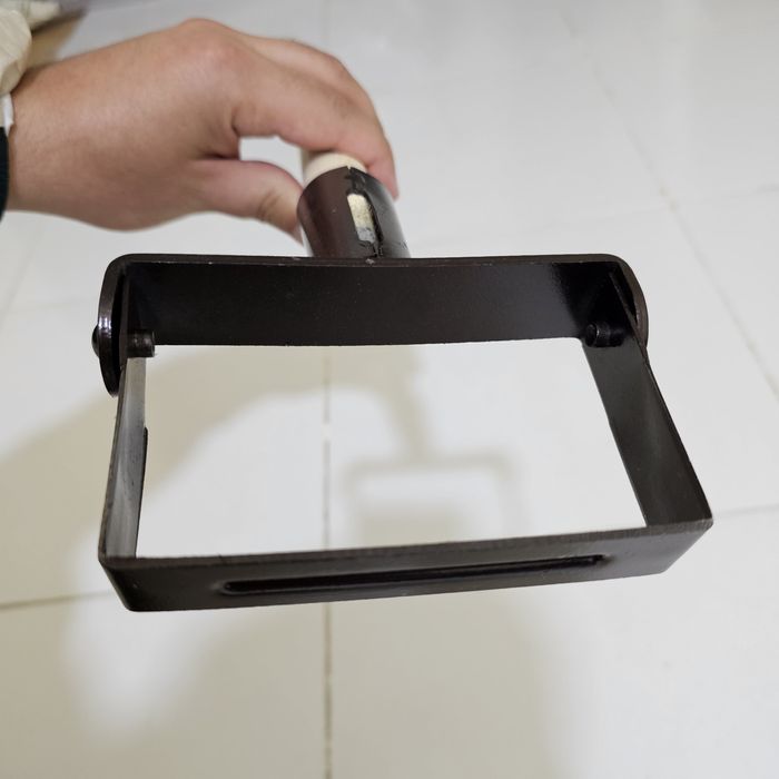 Прополка сорняки с помощью Полольник Стриж Плоскорез