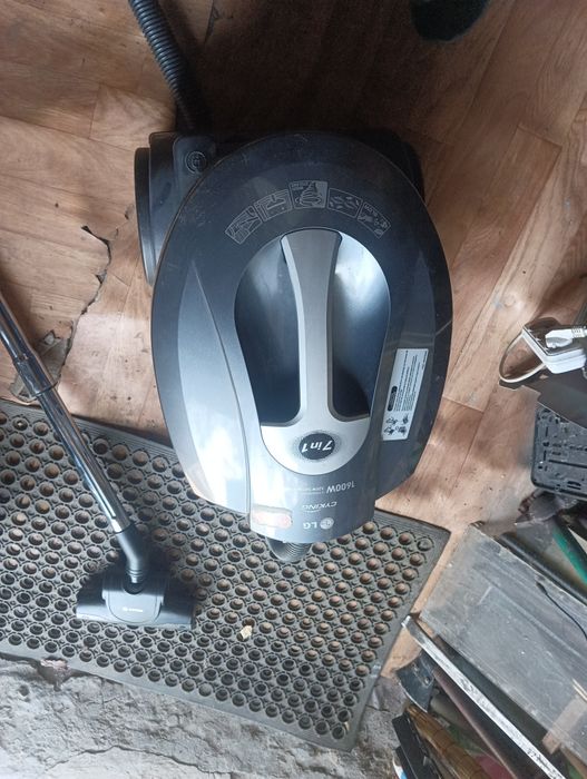 Продам пылесос lg