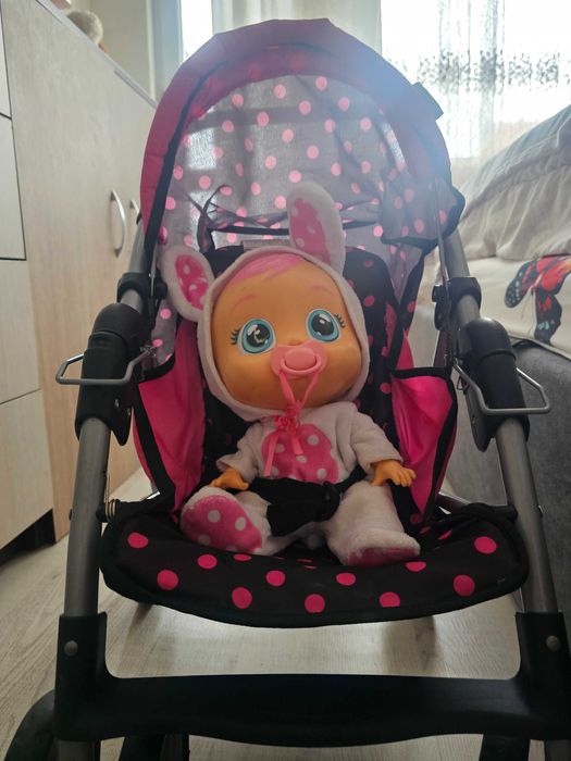 Куклата Кони бяла