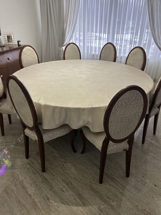 Masa rotunda cu 8 scaune 2 m diametru
