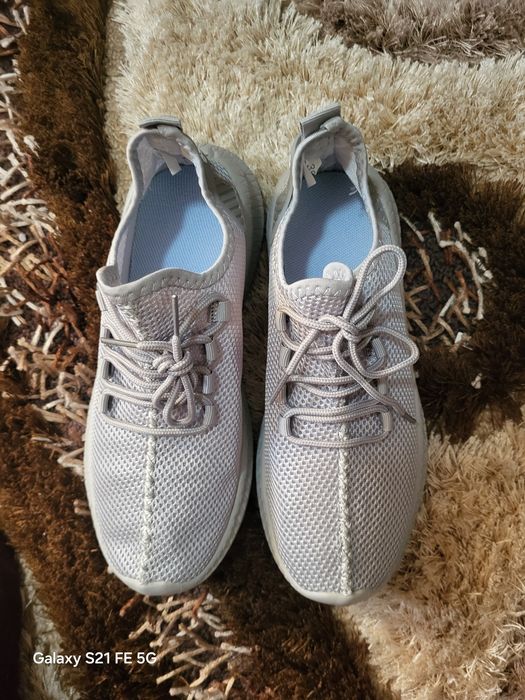 Vând Încălțăminte Sport