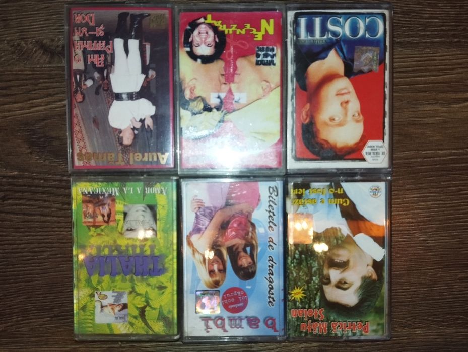 Casete vechi cu muzica. Pretul este pentru o caseta